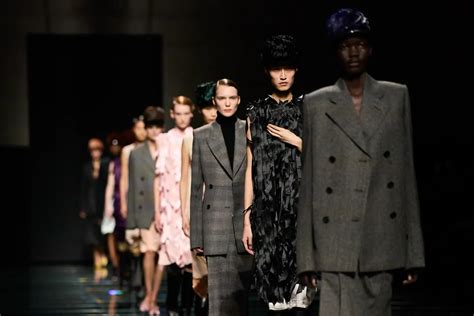  Milan Fashion Week: การเฉิดฉายของความคิดสร้างสรรค์ในยุคใหม่